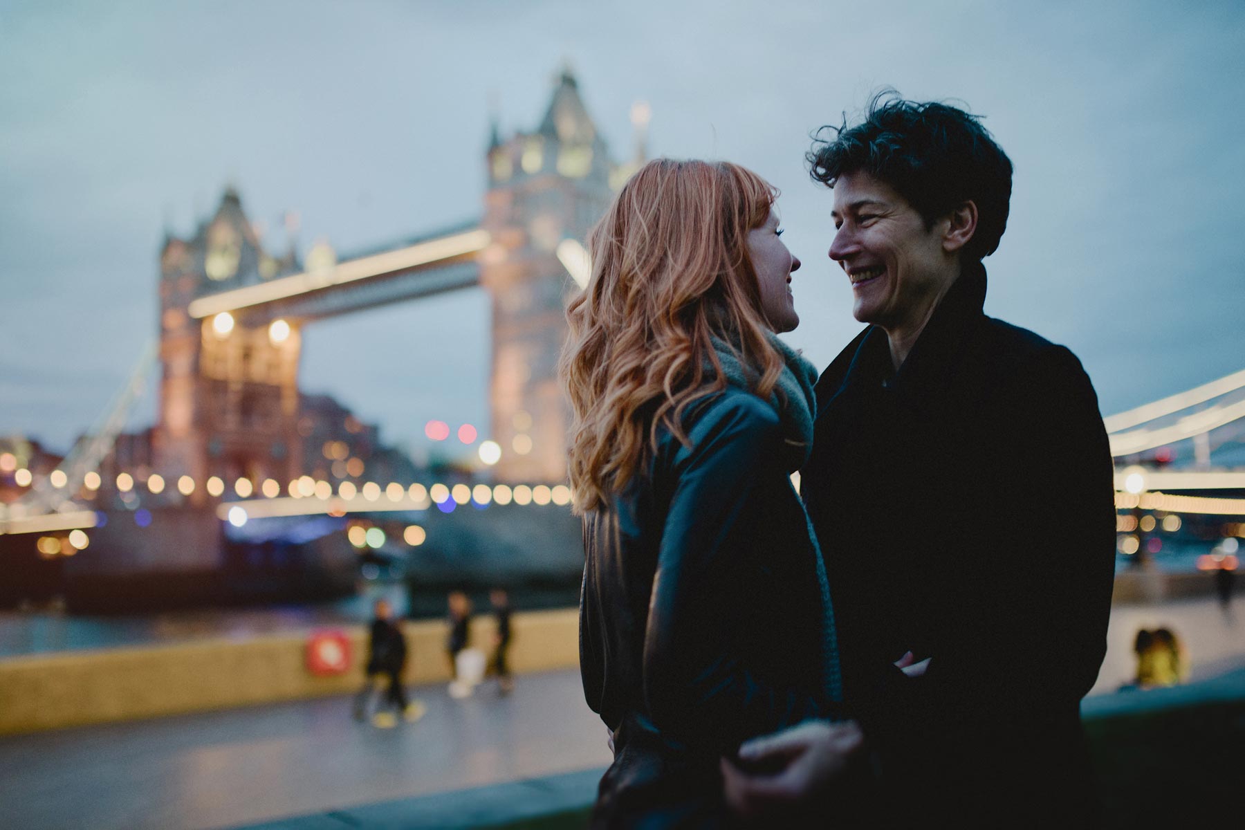 couple in london bridge